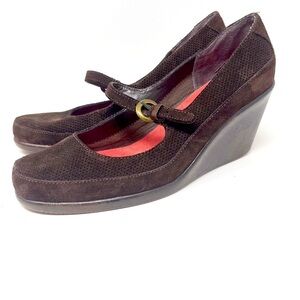 Aerosoles Size 7 Wooden Wedge Suede Shoes